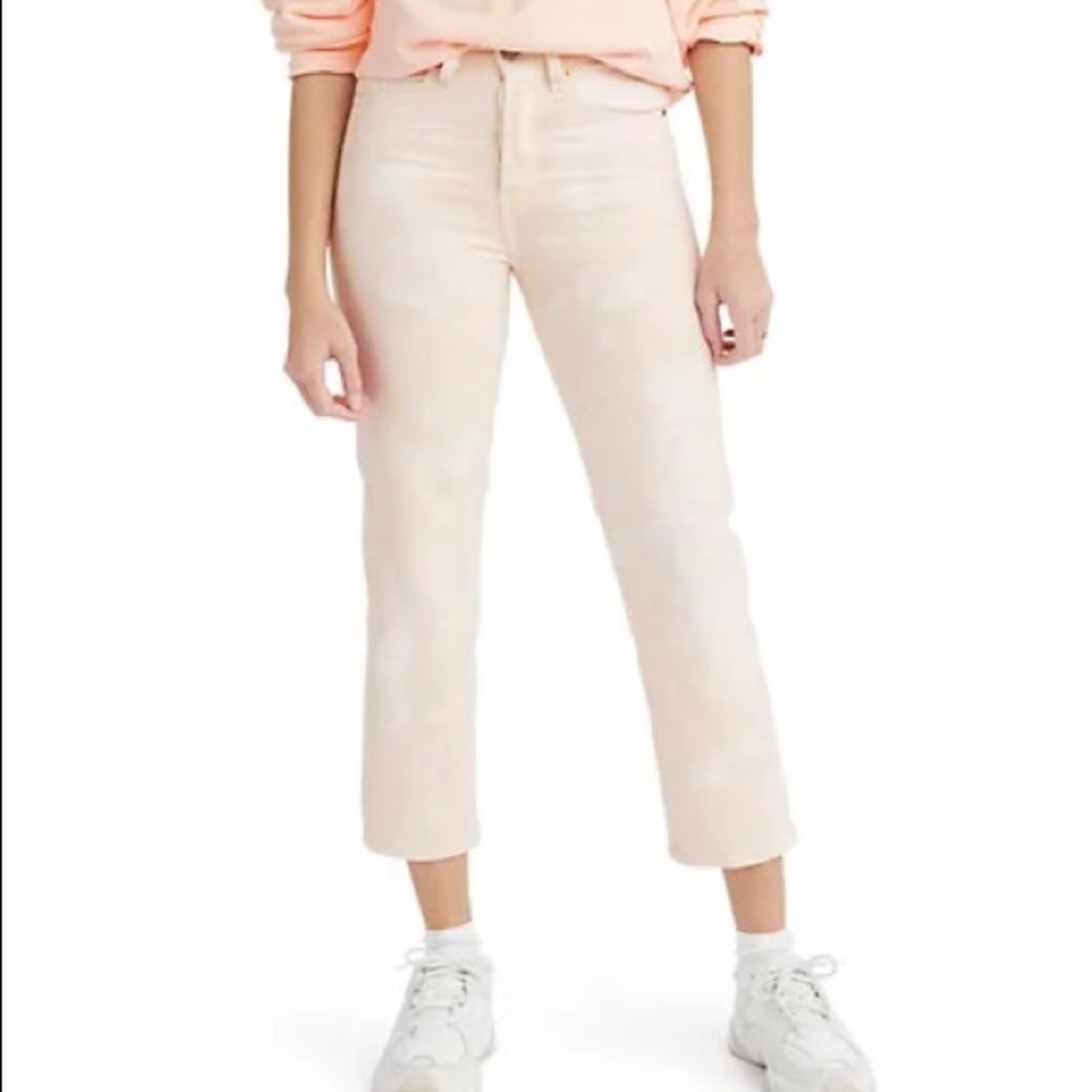 LEVI’S PREMIUM WEDGIE STRAIGHT FIT WOMEN'S JEANS- in the peach (size 24x28)